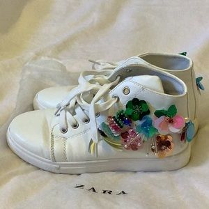 Unique Zara white high tops